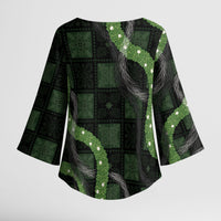 Hawaiian Quilt Kimono Sleeve Blouse Pele Hair Hinahina Lei Black Version