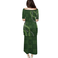 Hawaiian Quilt Puletasi Pele Hair Hinahina Lei Green Version