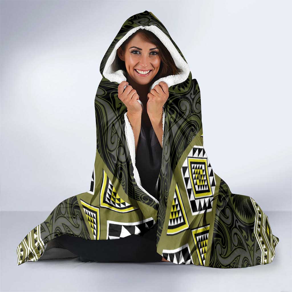 New Zealand Aotearoa Hooded Blanket Yellow Taniko Art Maori Pattern