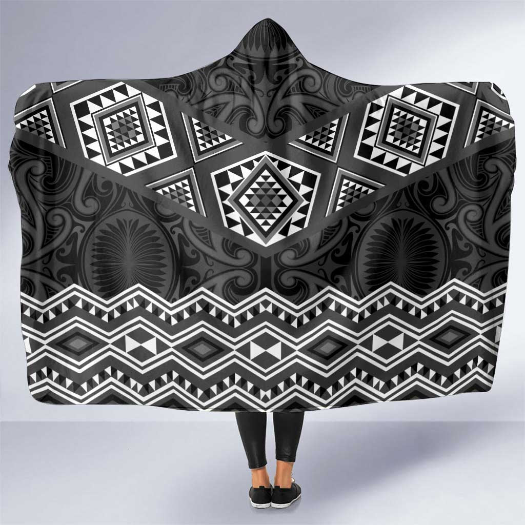 New Zealand Aotearoa Hooded Blanket Black Taniko Art Maori Pattern