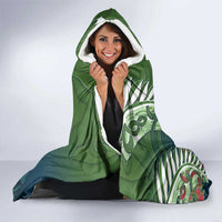 New Zealand Kea Bird Hooded Blanket With Maori Koru Fern - Polynesian Pride