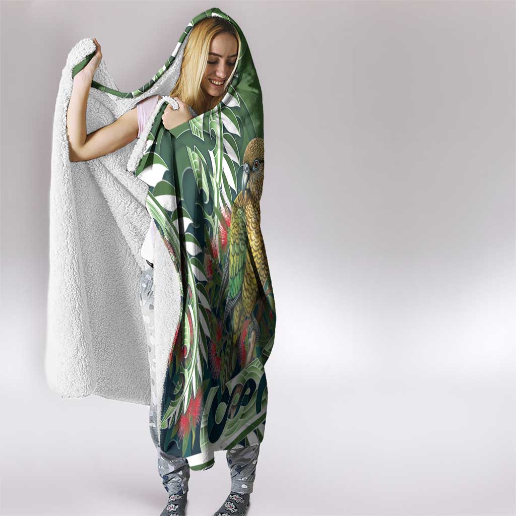 New Zealand Kea Bird Hooded Blanket With Maori Koru Fern - Polynesian Pride
