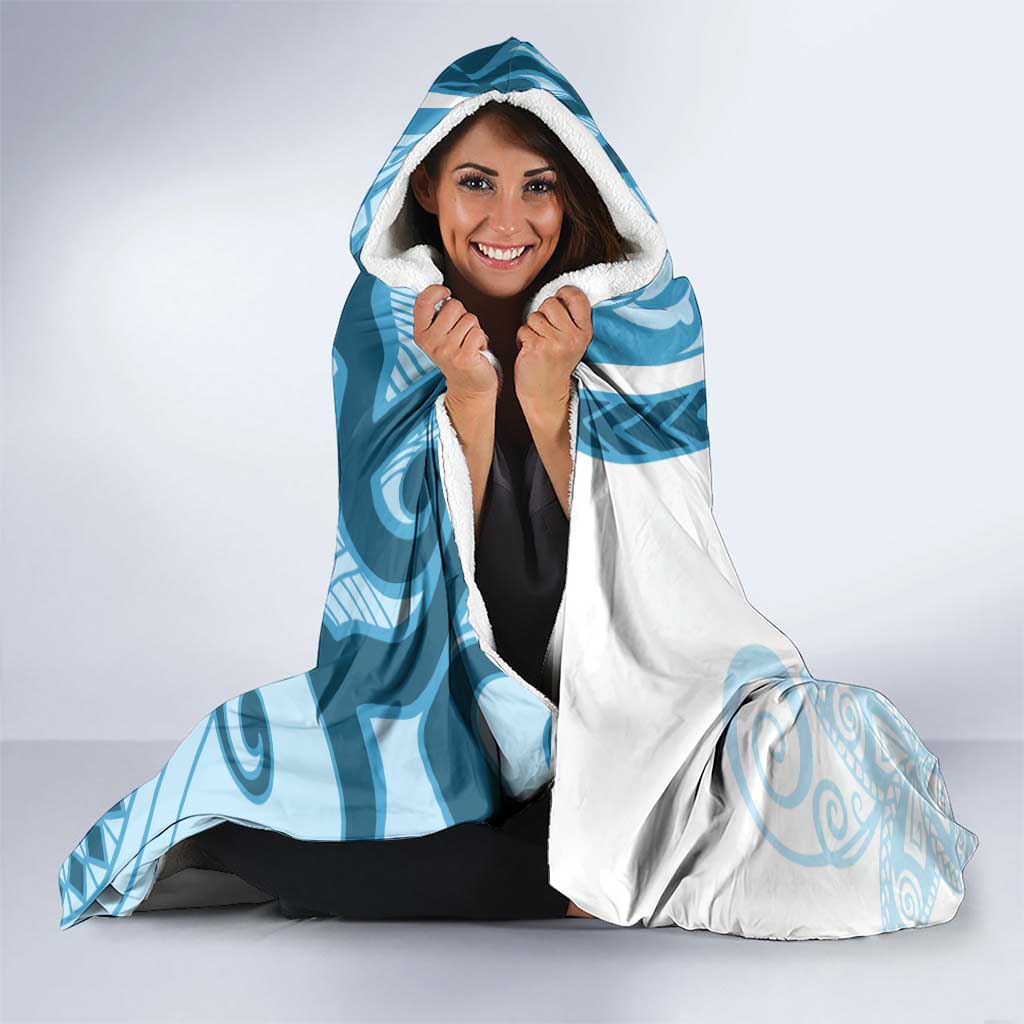 Blue Polynesian Tribal Turtle Floral Pattern Hooded Blanket