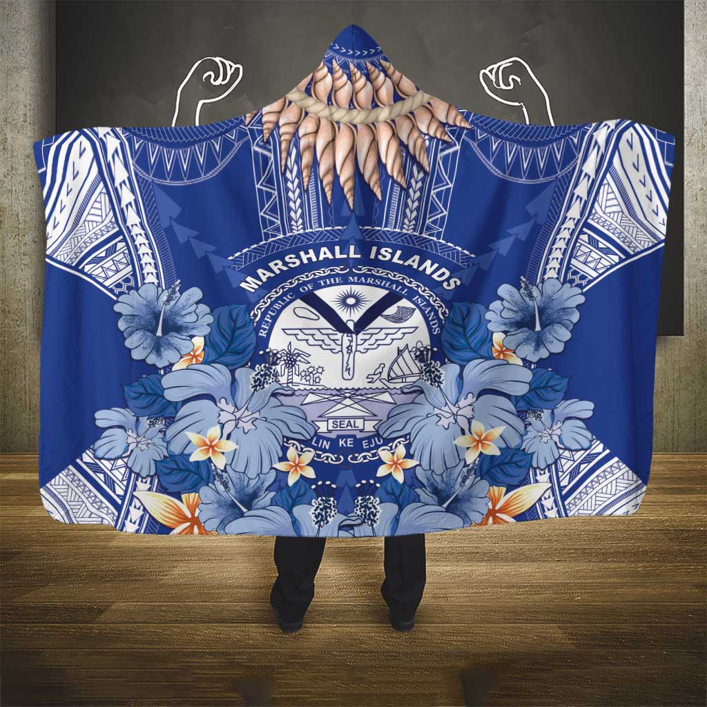Marshall Islands Jemenei Day Hooded Blanket Polynesian Tribal Tattoo Seashell Necklace
