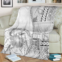 Samoa Siapo Elegant Blanket Hibiscus White Motifs - Polynesian Pride