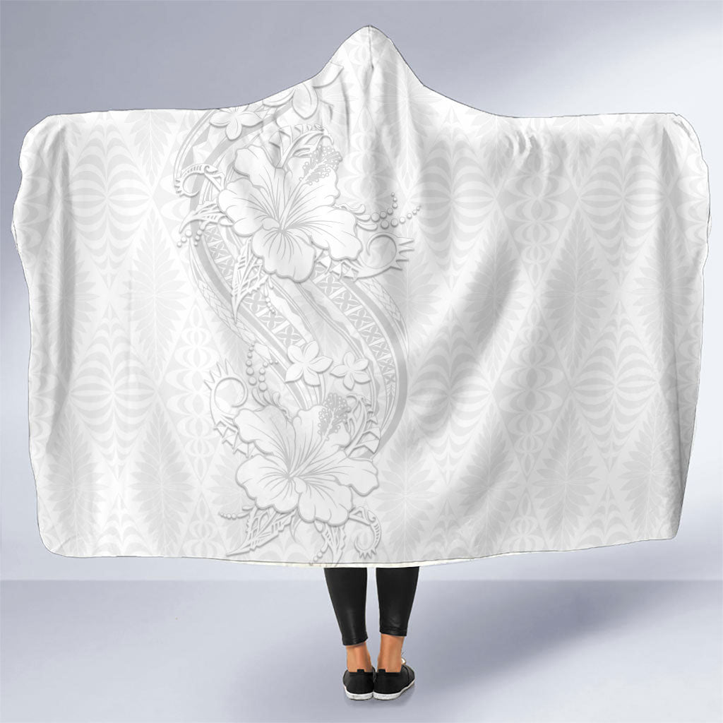 Tokelau White Sunday Hooded Blanket Elegant Hibiscus Polynesian Tribal Pattern