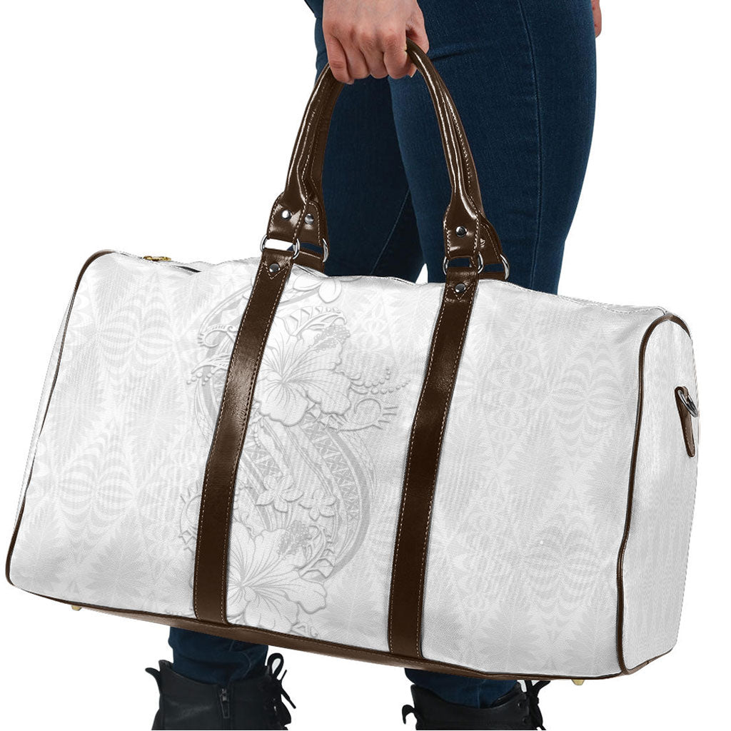 Tokelau White Sunday Travel Bag Elegant Hibiscus Polynesian Tribal Pattern