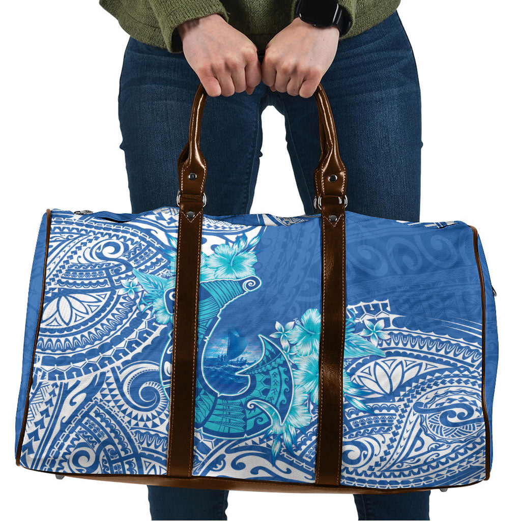 Hawaii Discoverers Day Travel Bag Polynesian Fish Hook With Hibiscus Blue LT05 Blue - Polynesian Pride