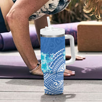 Hawaii Discoverers Day Tumbler With Handle Polynesian Fish Hook With Hibiscus Blue LT05 - Polynesian Pride