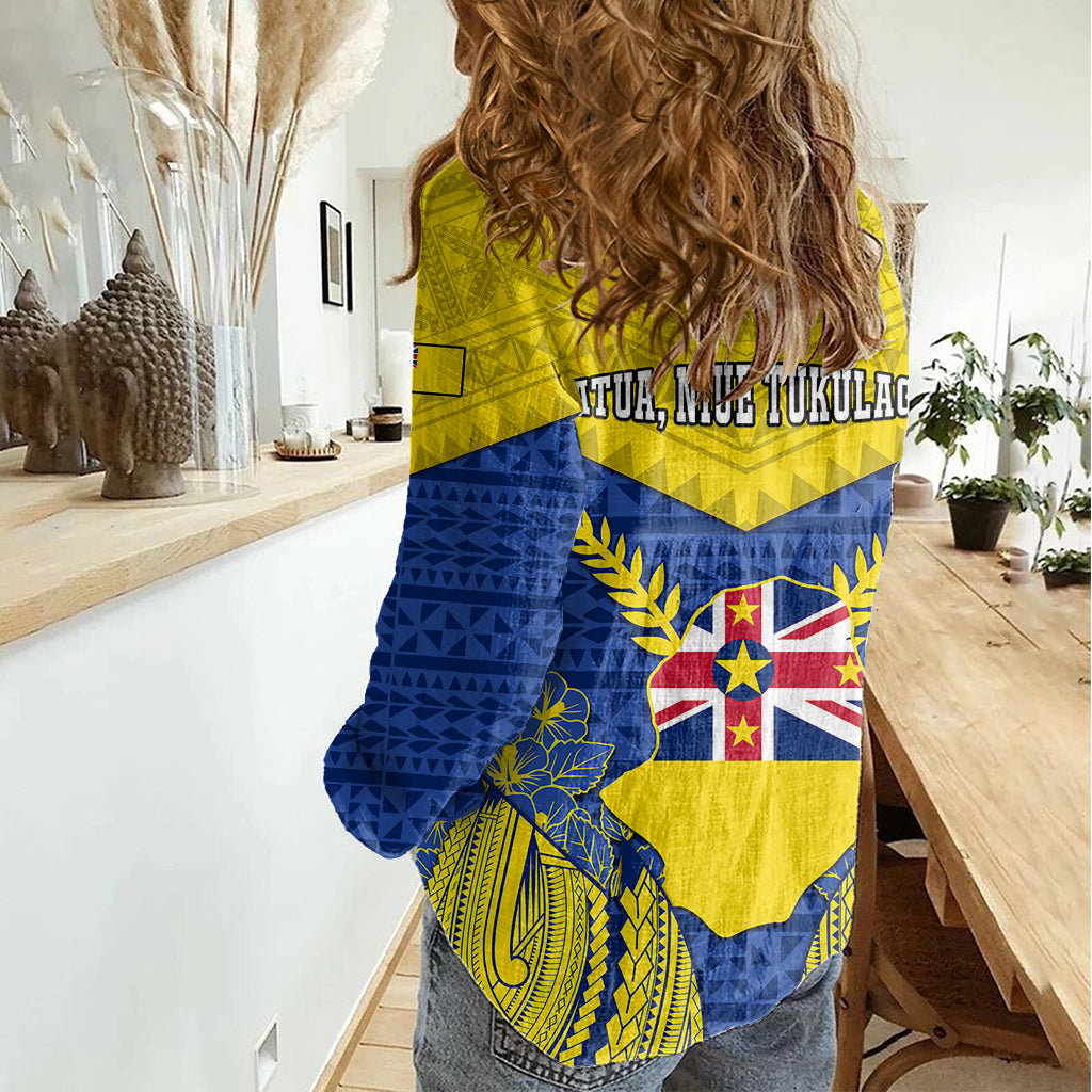 niue-constitution-day-women-casual-shirt-coat-of-arms-niuean-hiapo-pattern