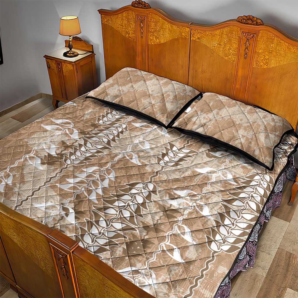 Beige Hawaii Tapa Pattern Quilt Bed Set With Heliconia Vintage Style