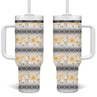 Samoa White Sunday Tumbler With Handle Samoan Tapa Yellow Hibiscus - Polynesian Pride