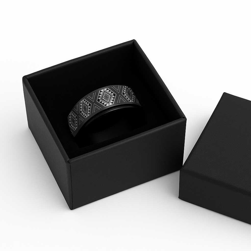 New Zealand Aotearoa Spinner Ring Black Poutama With Taniko Pattern - Polynesian Pride
