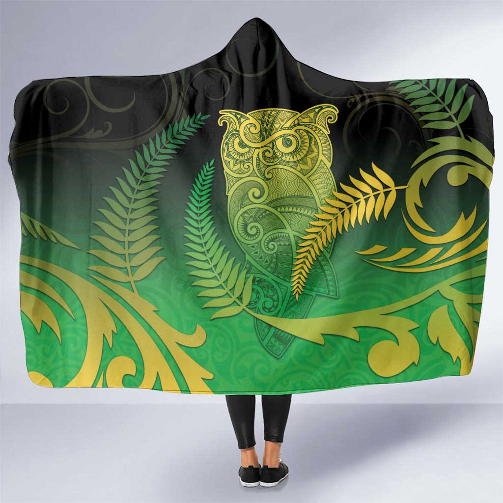 New Zealand Aotearoa Ruru Hooded Blanket Maori Fern Art Green