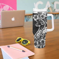 Polynesian Women's Day Tumbler With Handle Black Hibiscus Flowers With Polynesian Pattern
