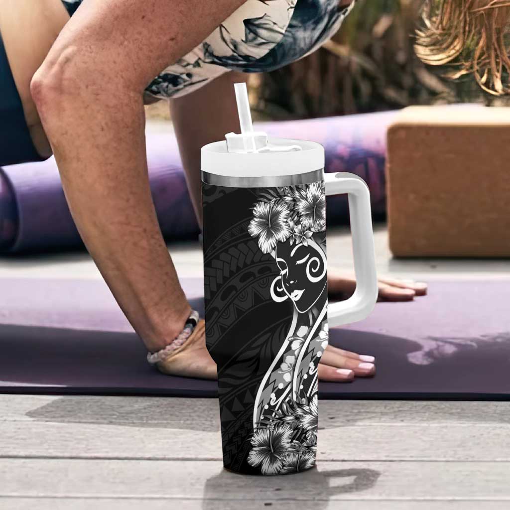 Polynesian Women's Day Tumbler With Handle Black Hibiscus Flowers With Polynesian Pattern