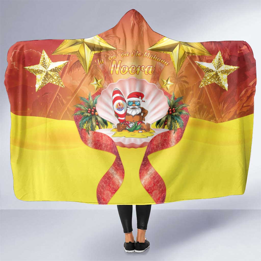 French Polynesia Christmas Hooded Blanket Seashell Santa Beach Vibes - Polynesian Pride