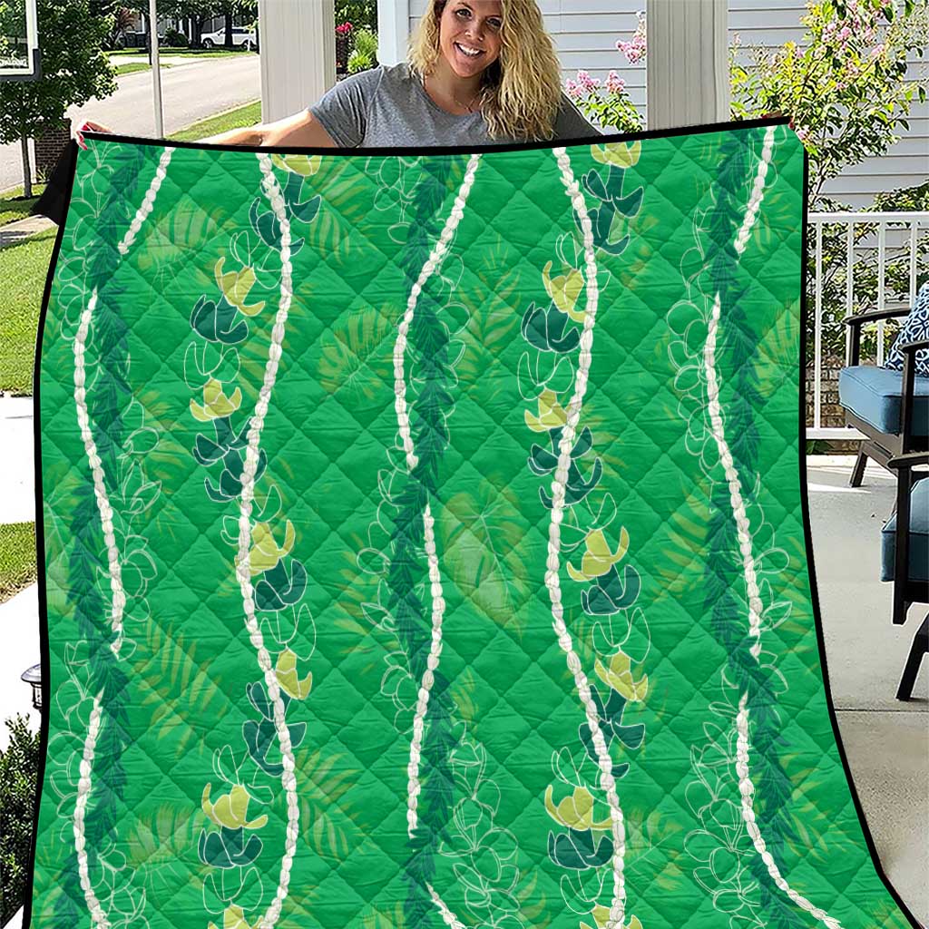 Hawaii Maile Lei Quilt With Green Monstera Pattern