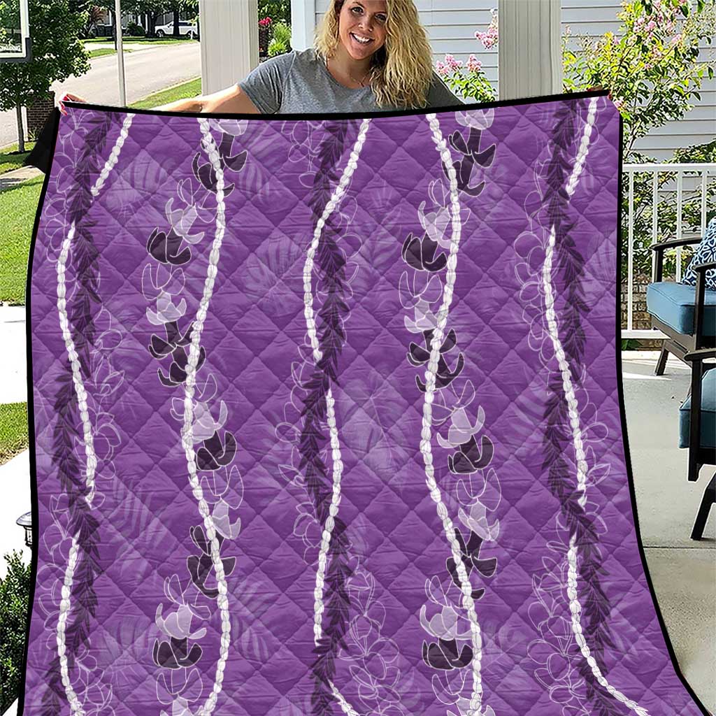 Hawaii Maile Lei Quilt With Violet Monstera Pattern