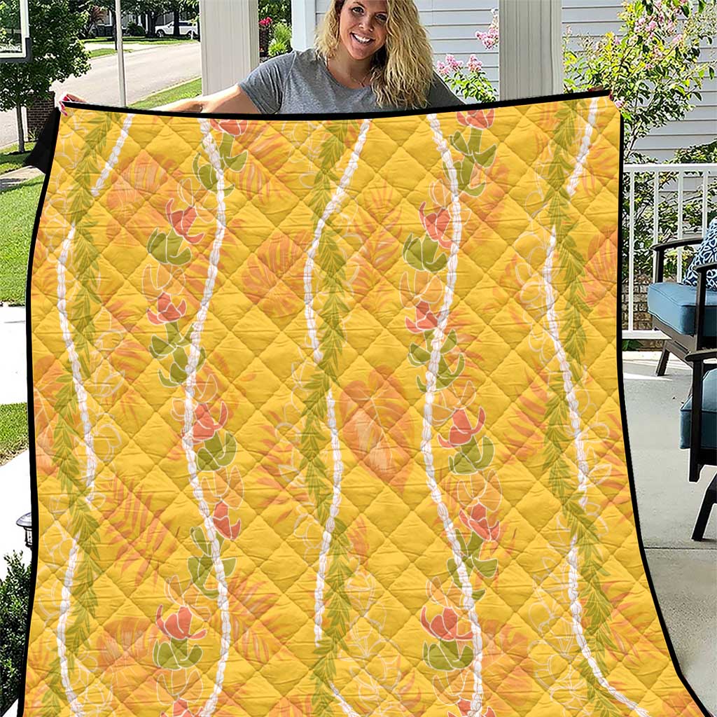 Hawaii Maile Lei Quilt With Yellow Monstera Pattern