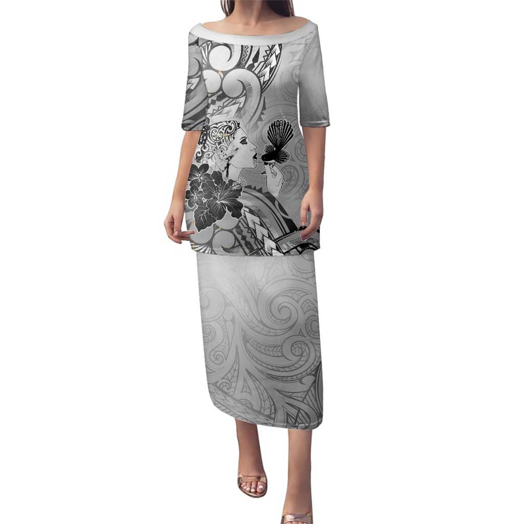 Aotearoa Maori Wahine Family Matching Puletasi and Hawaiian Shirt Fantail Bird Black Gold Marble LT05 Mom's Dress Black - Polynesian Pride