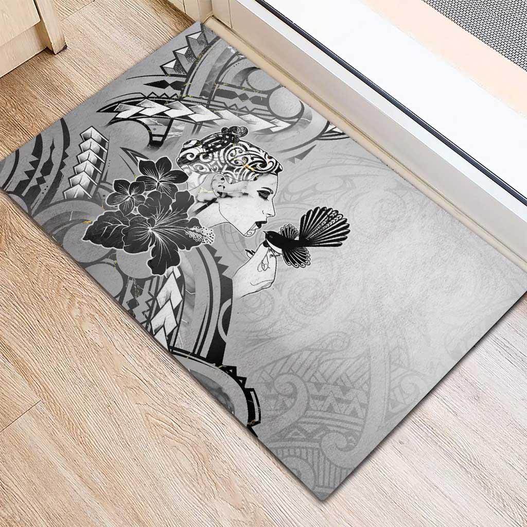 Aotearoa Maori Wahine Rubber Doormat Fantail Bird Black Gold Marble