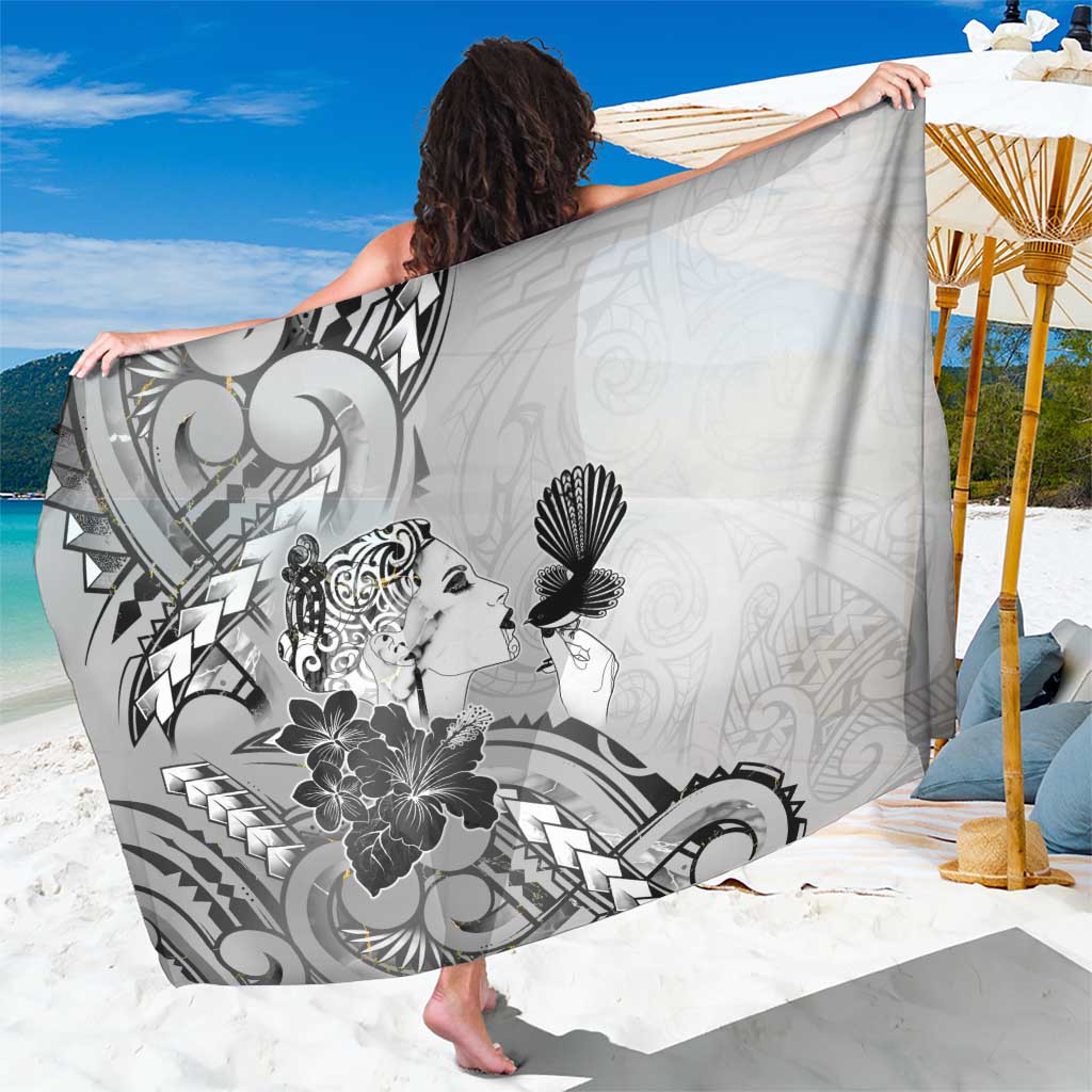 Aotearoa Maori Wahine Sarong Fantail Bird Black Gold Marble
