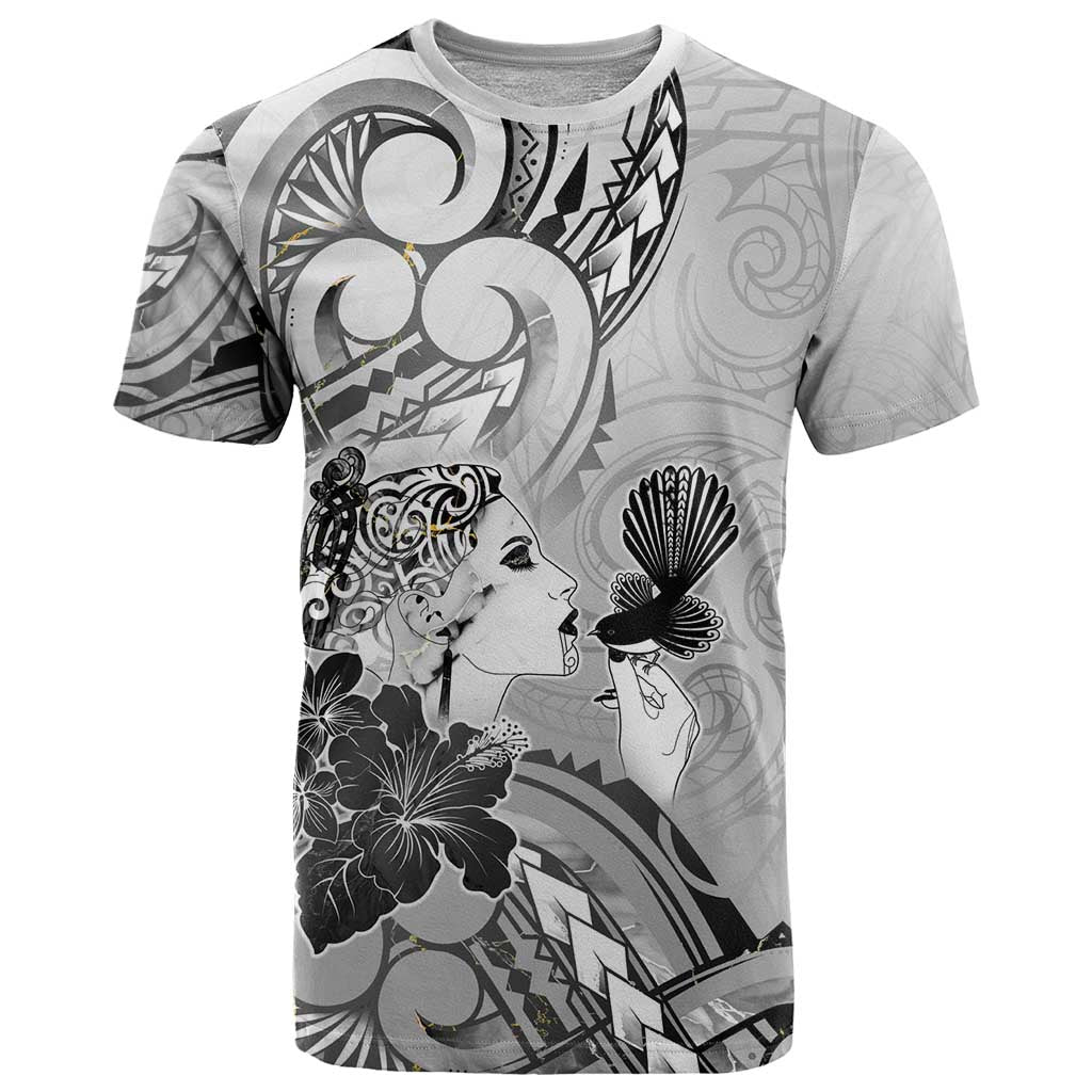 Aotearoa Maori Wahine T Shirt Fantail Bird Black Gold Marble