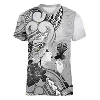 Aotearoa Maori Wahine Women V-Neck T-Shirt Fantail Bird Black Gold Marble LT05 Female Black - Polynesian Pride