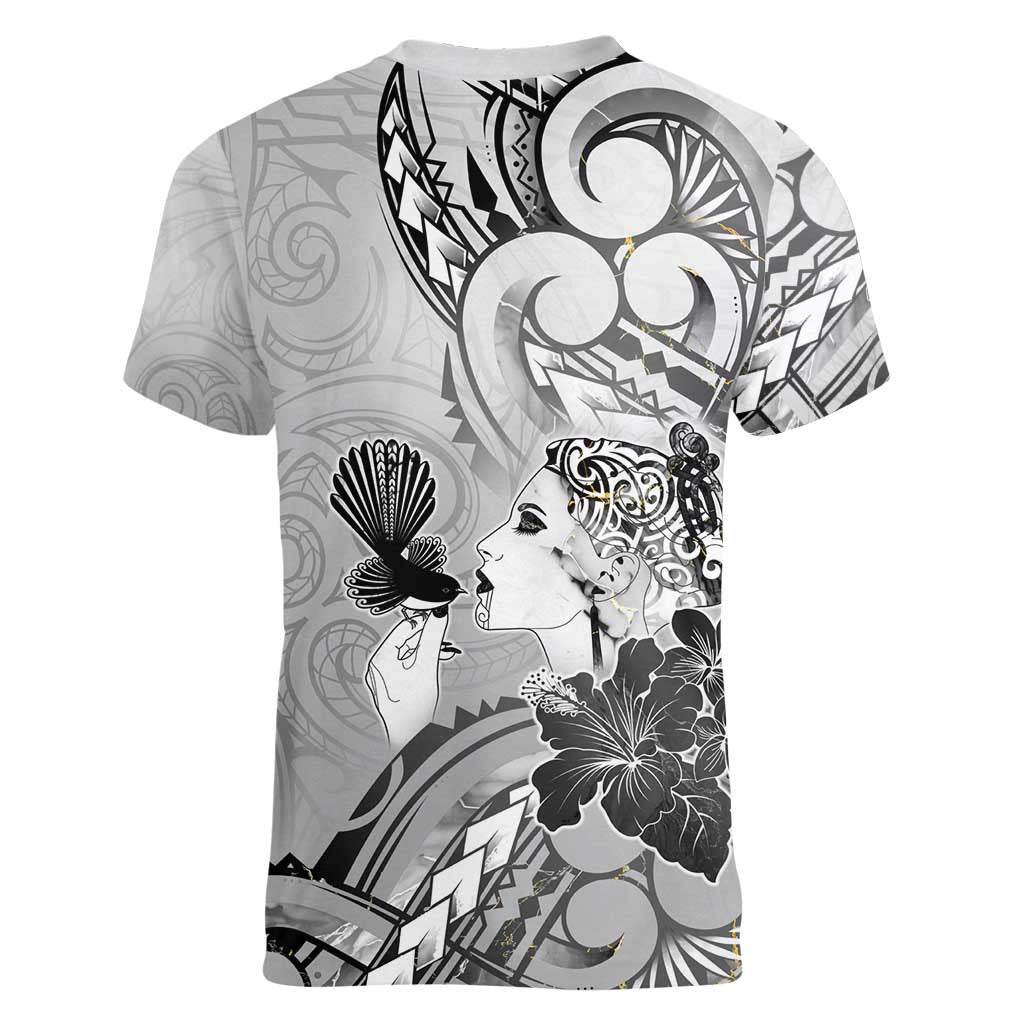 Aotearoa Maori Wahine Women V-Neck T-Shirt Fantail Bird Black Gold Marble LT05 - Polynesian Pride