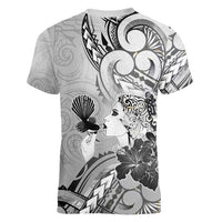 Aotearoa Maori Wahine Women V-Neck T-Shirt Fantail Bird Black Gold Marble LT05 - Polynesian Pride