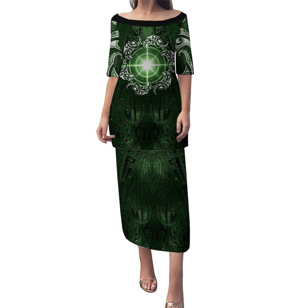 New Zealand Matariki Tupuarangi Family Matching Puletasi and Hawaiian Shirt Maori Moko Green Galaxy LT05 Mom's Dress Green - Polynesian Pride