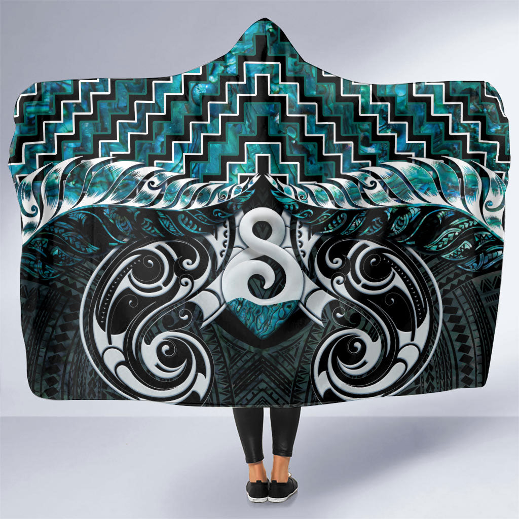 New Zealand Maori Hooded Blanket Poutama Pikorua - Single Twist Paua Shell