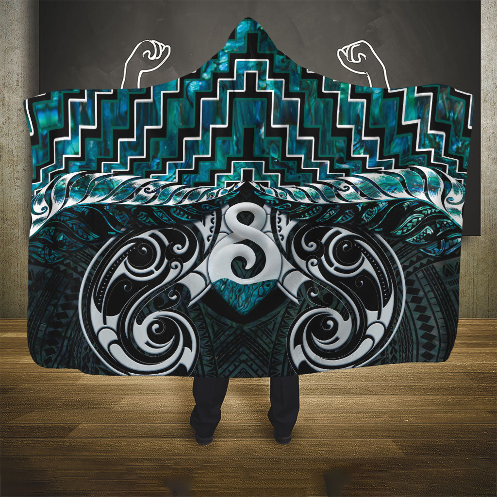 New Zealand Maori Hooded Blanket Poutama Pikorua - Single Twist Paua Shell