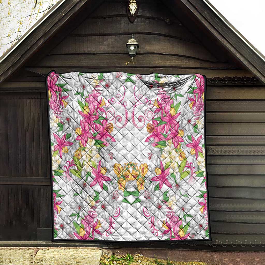 Hawaii Palaka Quilt White Tribal Pattern With Tropical Flowers - Polynesian Pride
