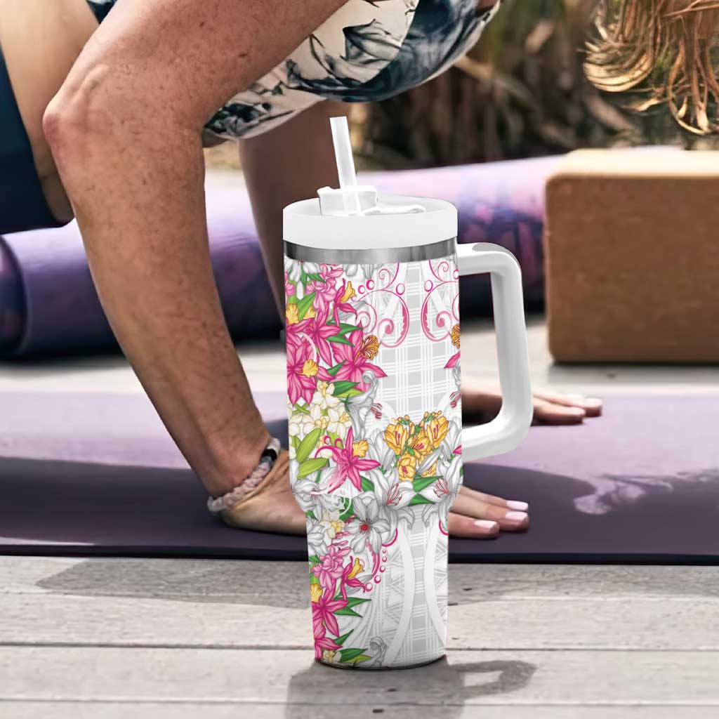 Hawaii Palaka Tumbler With Handle White Tribal Pattern With Tropical Flowers - Polynesian Pride