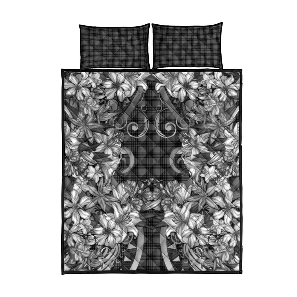 Hawaii Palaka Quilt Bed Set Black Tribal Pattern With Tropical Flowers - Polynesian Pride