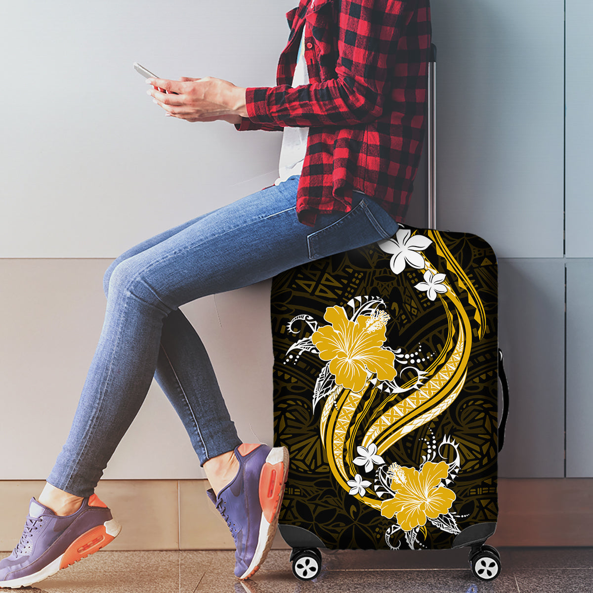 Gold Polynesian Pattern With Tropical Flowers Luggage Cover LT05 - Polynesian Pride