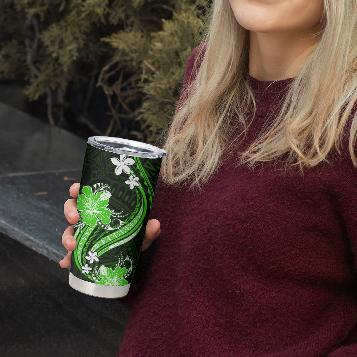 Green Polynesian Pattern With Tropical Flowers Tumbler Cup