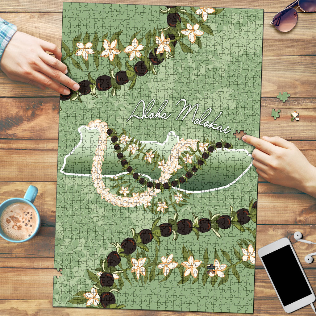Hawaii Molokai Island Flowers Lei Puzzle Kukui Nut Mossy Green