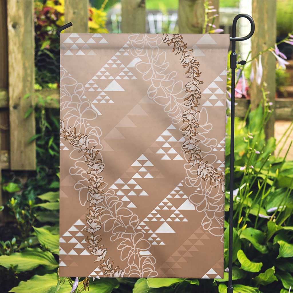 Hawaii Beige Kapa Garden Flag Vintage 'Ohe Kāpala Motifs Mix Plumeria Leis