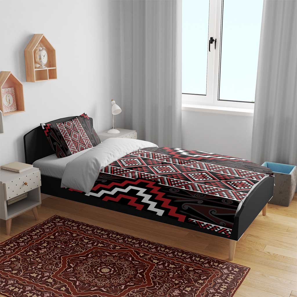 Red Tukutuku Pattern Aotearoa Bedding Set Niho Taniwha and Puhoro Motifs