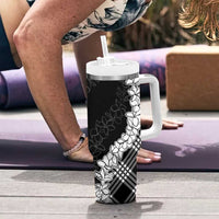 Hawaii Aloha Plumeria Lei Black Palaka Tumbler With Handle - Polynesian Pride
