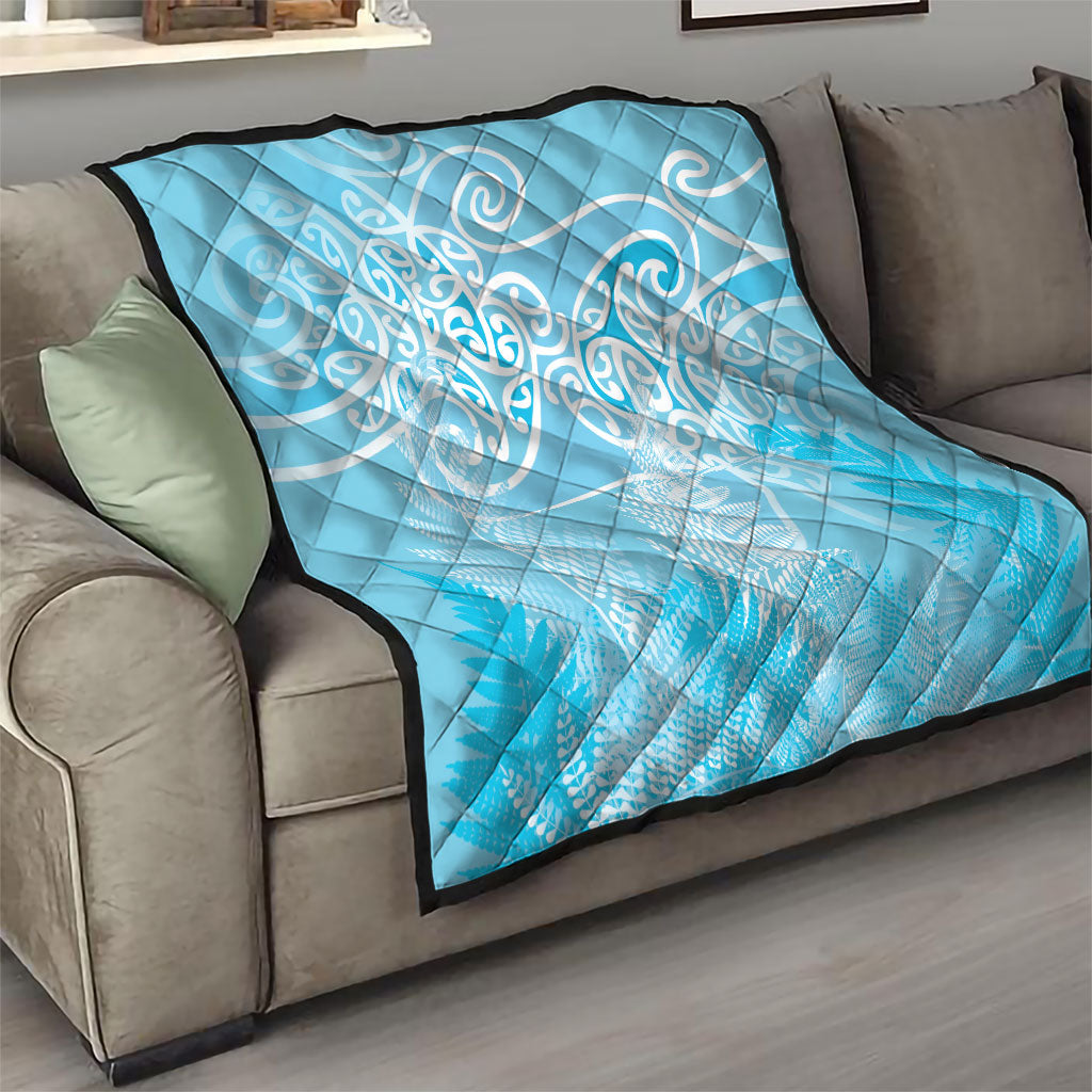 Aotearoa Maori Koru Curves Quilt Silver Ferns - Turquoise