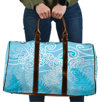 Aotearoa Maori Koru Curves Travel Bag Silver Ferns - Turquoise