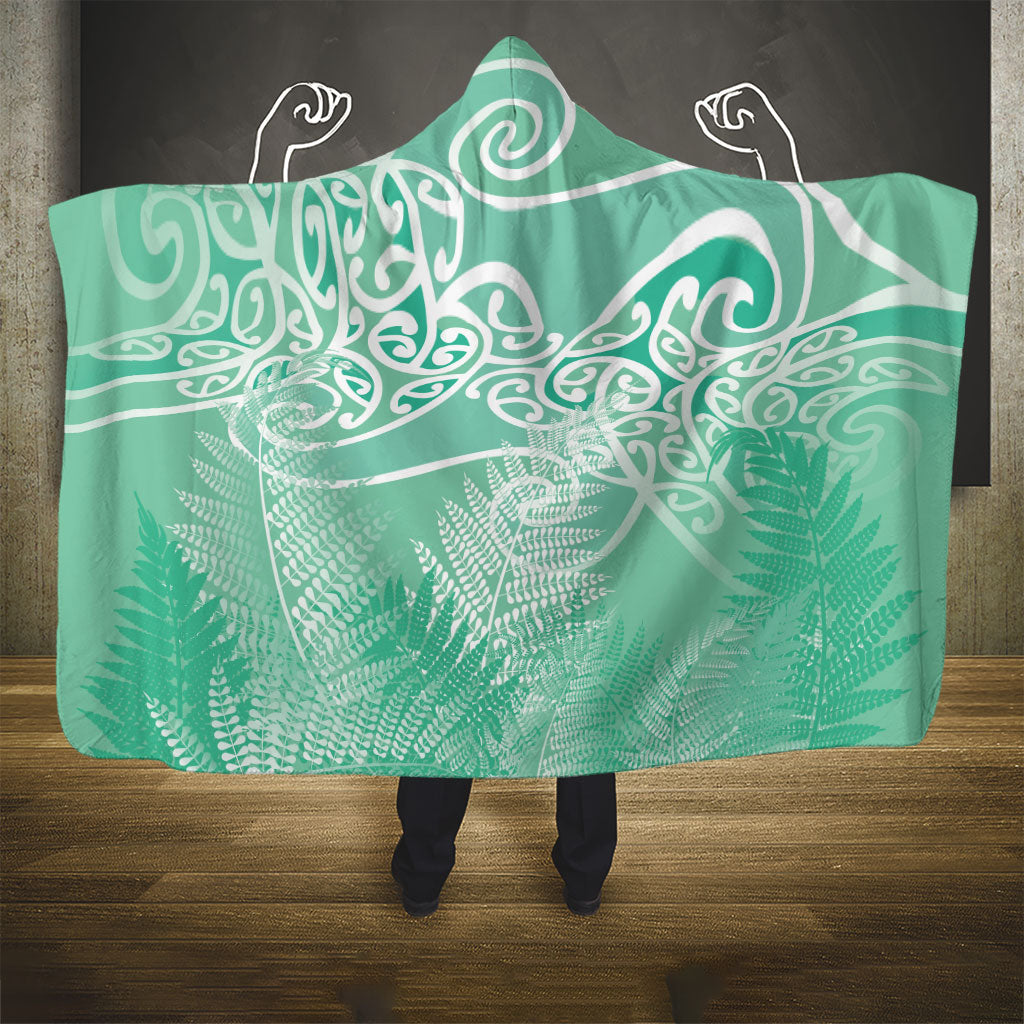 Aotearoa Maori Koru Curves Hooded Blanket Silver Ferns - Mint