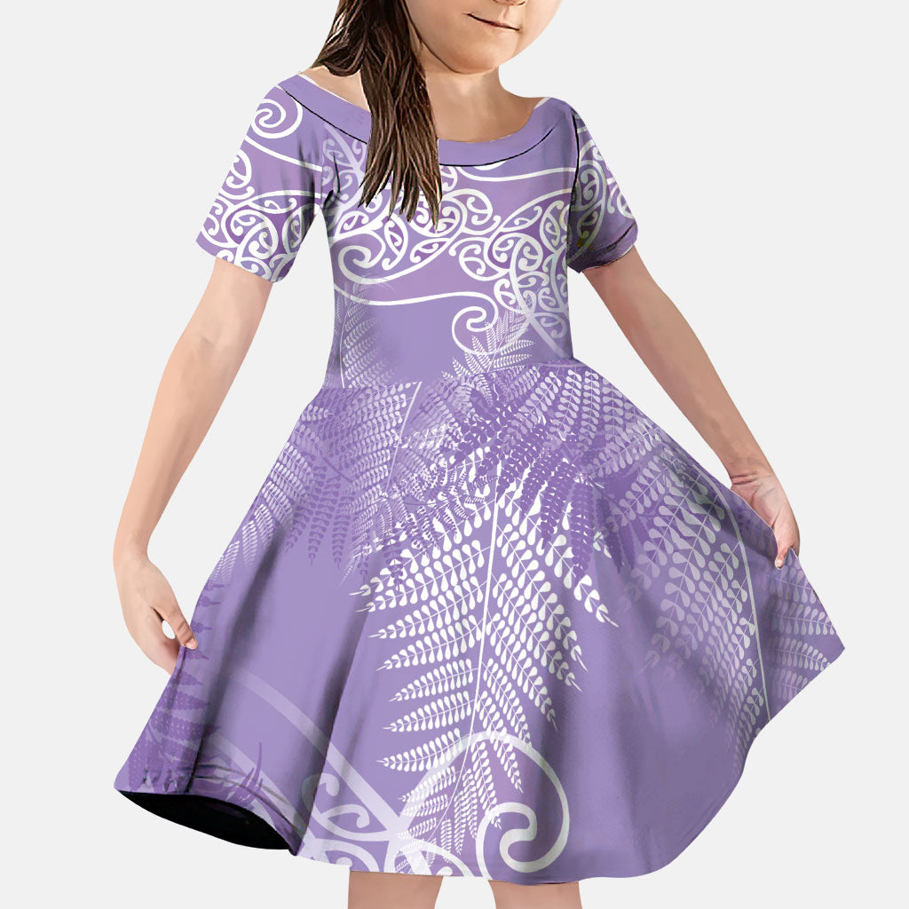Aotearoa Maori Koru Curves Family Matching Off Shoulder Maxi Dress and Hawaiian Shirt Silver Ferns - Amethyst LT7 Daughter's Dress Purple - Polynesian Pride