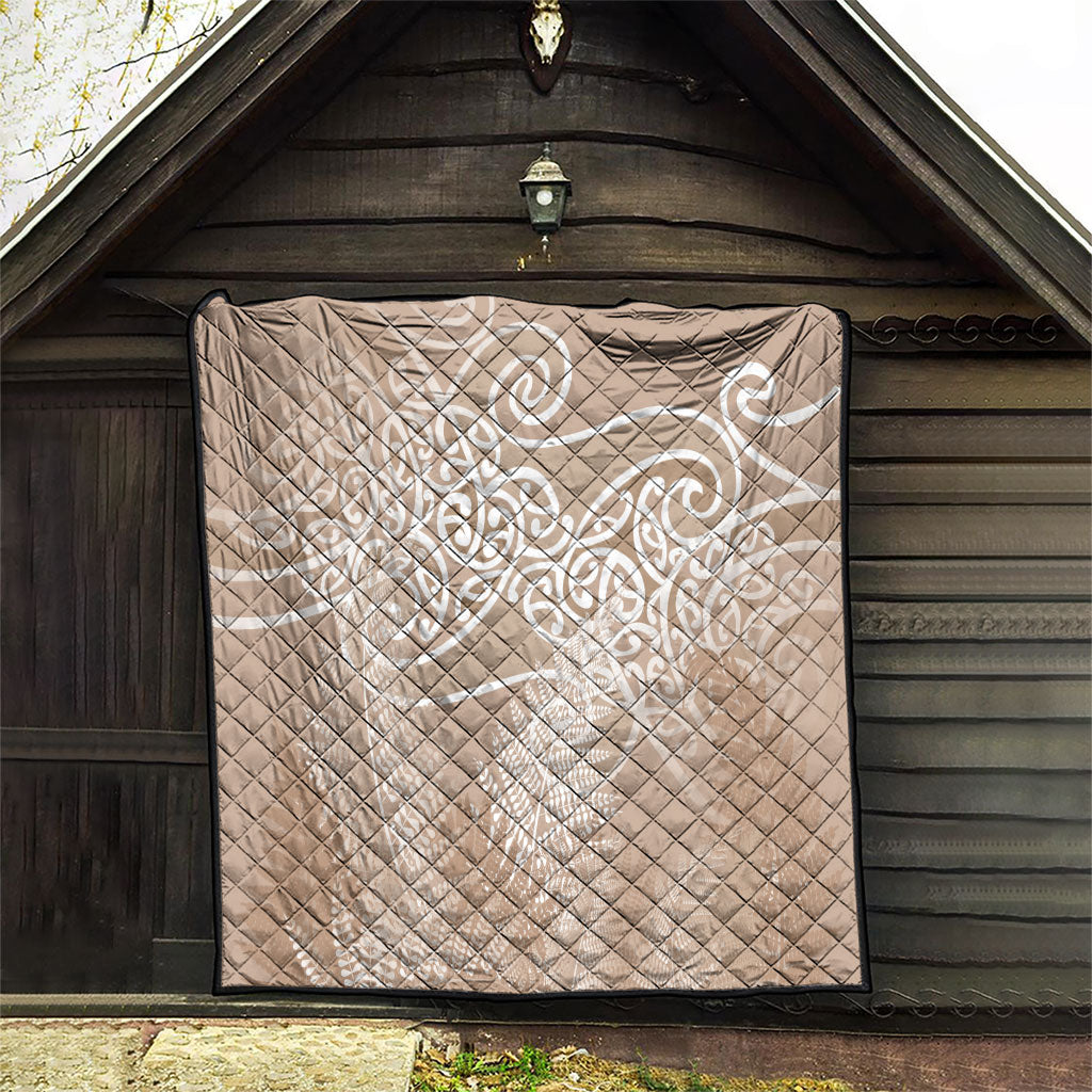 Aotearoa Maori Koru Curves Quilt Silver Ferns - Mocha