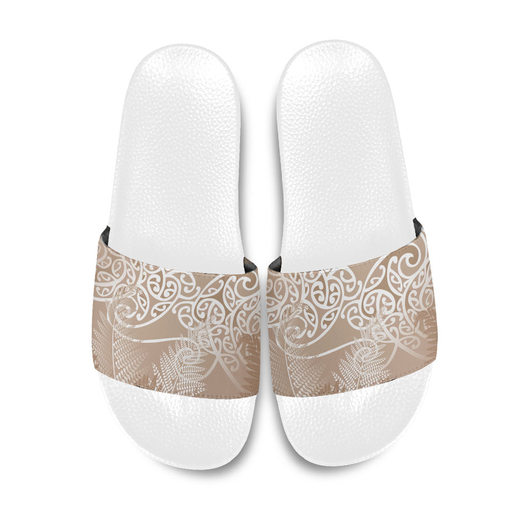 Aotearoa Maori Koru Curves Slide Sandals Silver Ferns - Mocha