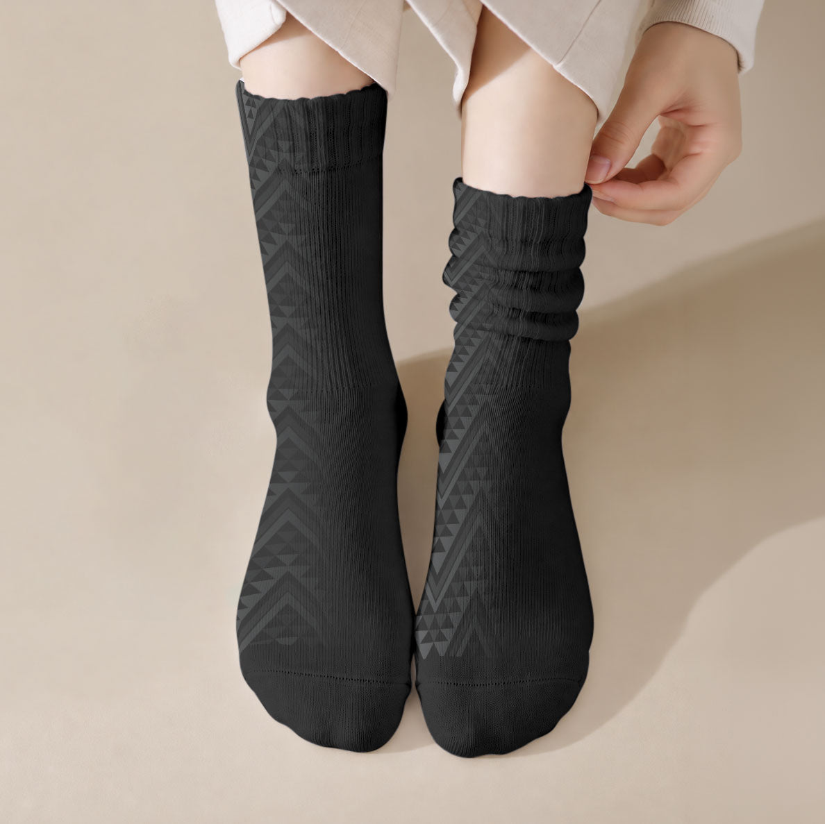 New Zealand Ta Moko Silver Fern Crew Socks Taniko Taniwha Motifs LT7 Crew Socks Black - Polynesian Pride